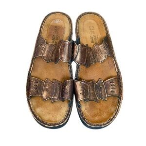 Naot Brown Copper Leather Sandals